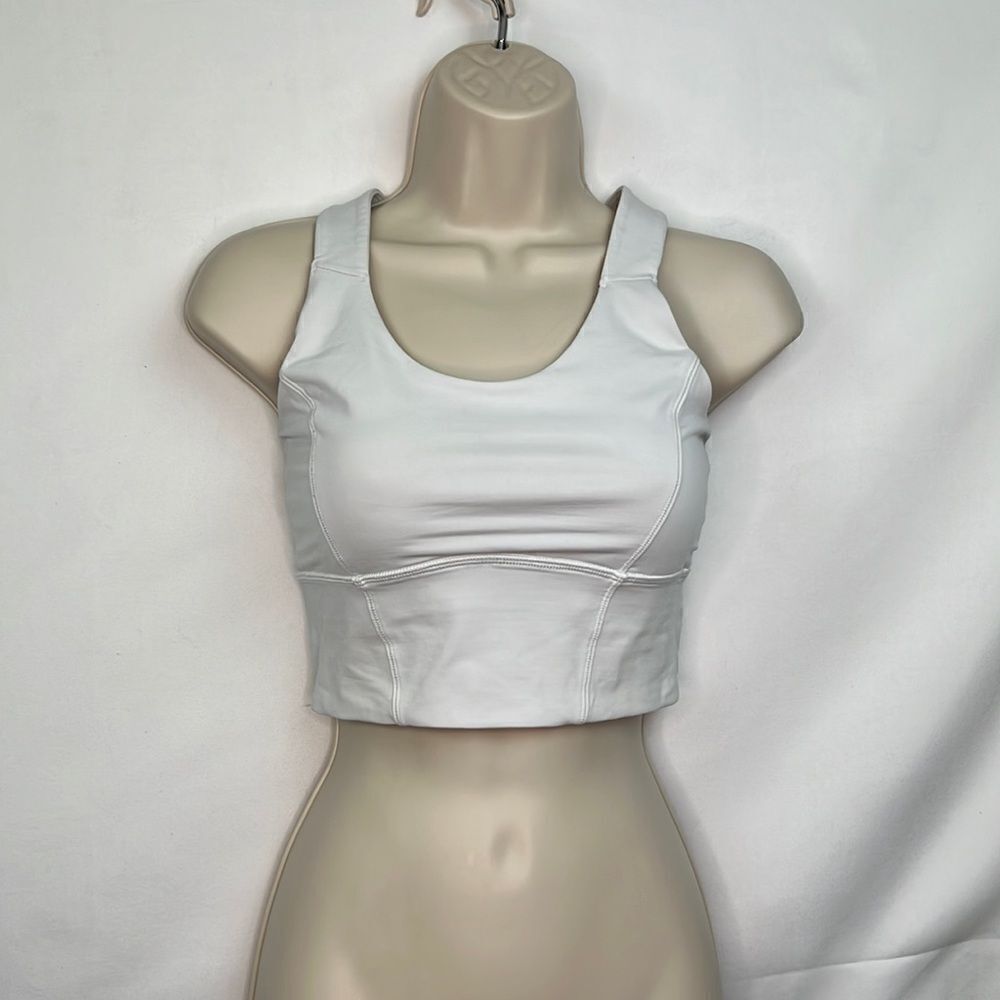 Lululemon white sports bra size 6 EUC